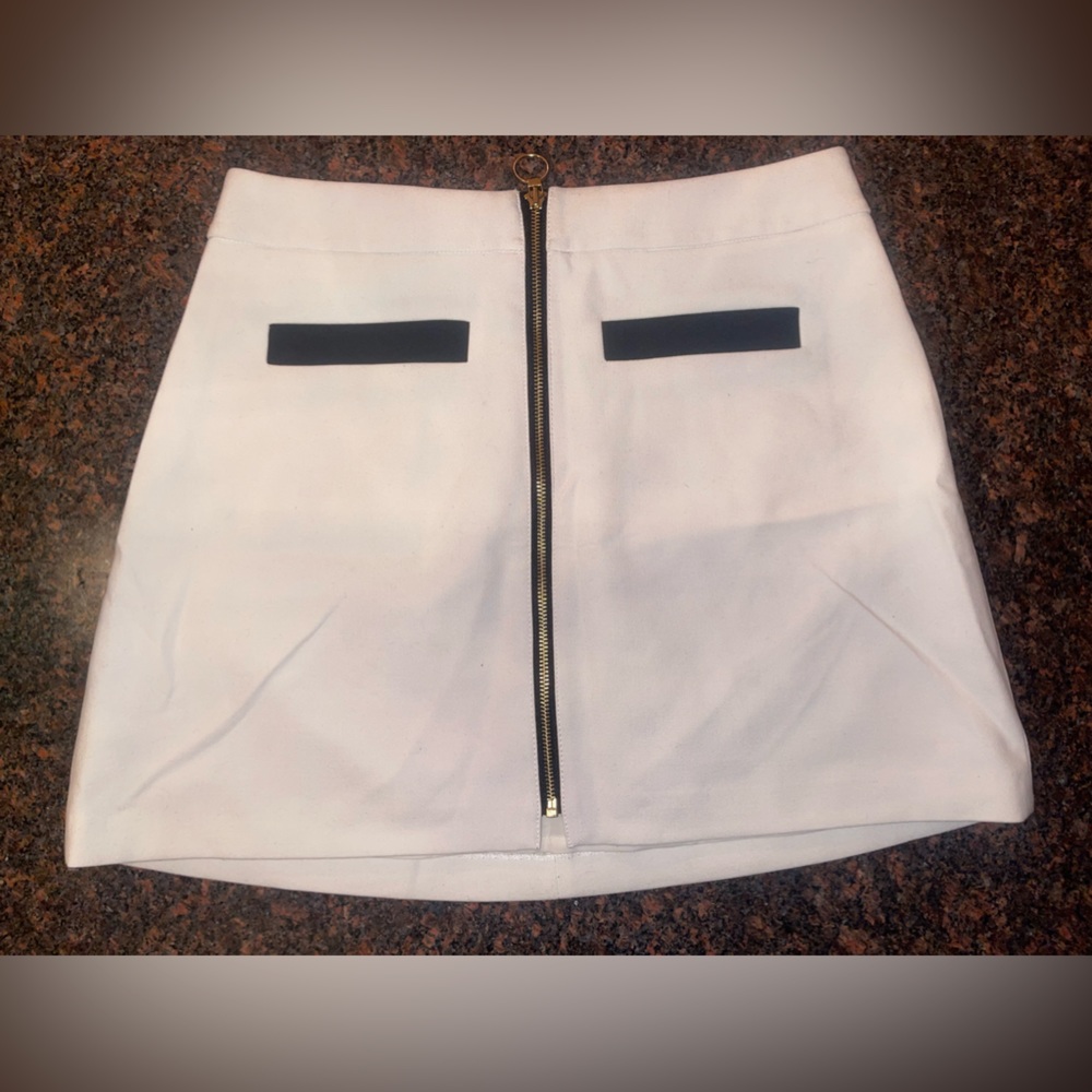 Express l White Skirt w/ Black Details and Gold Zipper